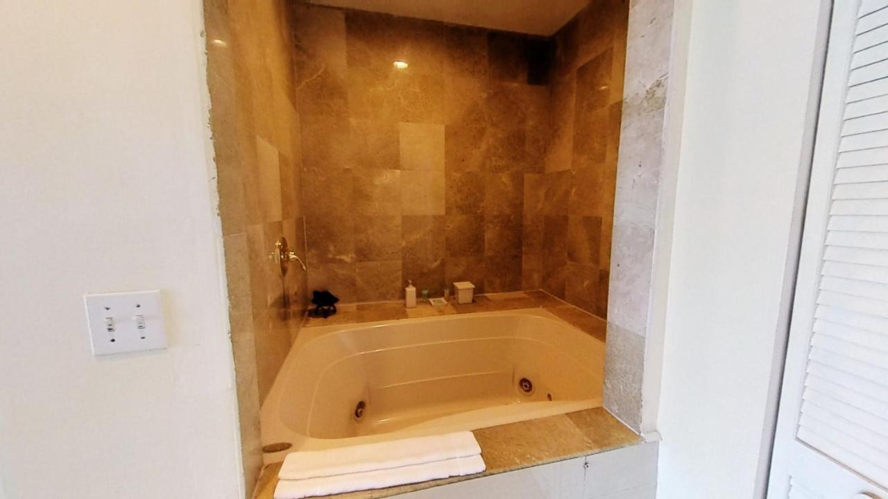 Castle Ph3 Villa Miami Beach Exterior photo